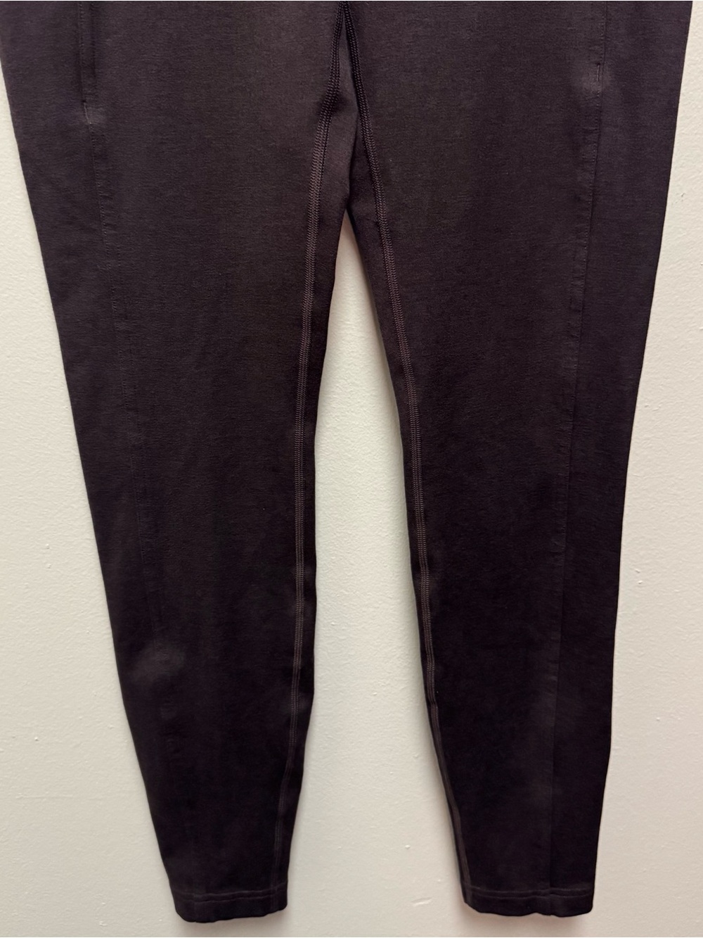 Dark brown/Violet Lululemon Leggings Size 8 - Picture 3 of 7